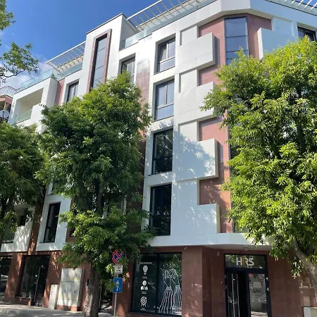 Panoramic In With Underground Parking Apartment