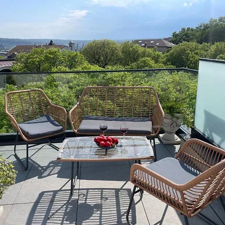 Panoramic In With Underground Parking Lejlighed